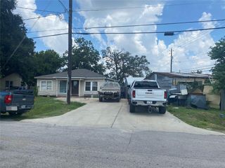 91 Burbank Street, Houston, TX 77076