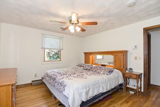 37 Cresthaven Drive, Burlington, MA 01803