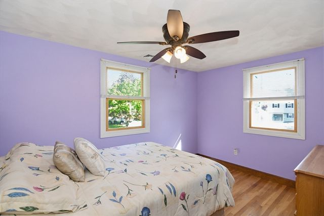 37 Cresthaven Drive, Burlington, MA 01803