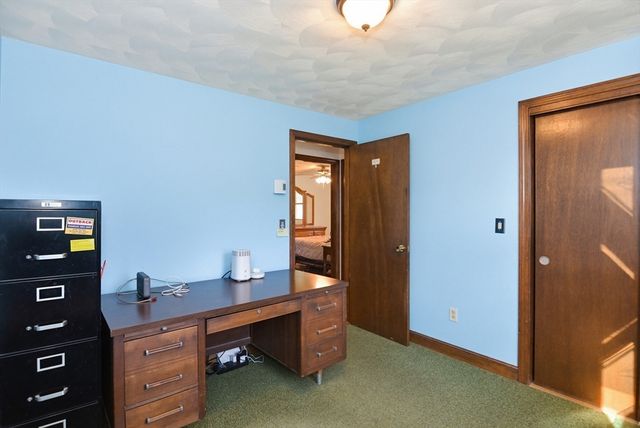 37 Cresthaven Drive, Burlington, MA 01803