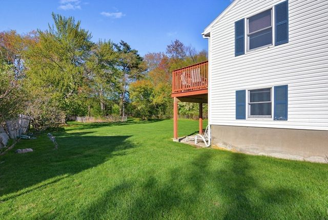 37 Cresthaven Drive, Burlington, MA 01803