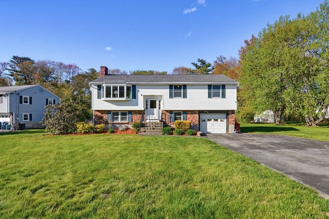37 Cresthaven Drive, Burlington, MA 01803