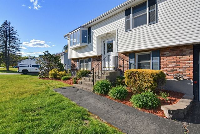37 Cresthaven Drive, Burlington, MA 01803