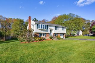 37 Cresthaven Drive, Burlington, MA 01803