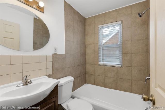 13425 Georgiana Avenue, Warren, MI 48089