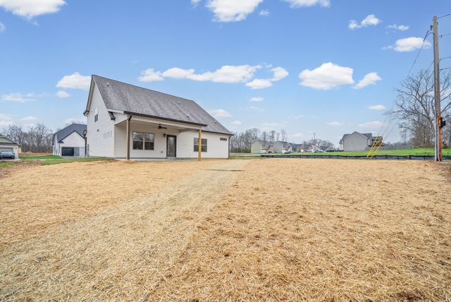 1483 Dewberry Rd, Clarksville, TN 37042