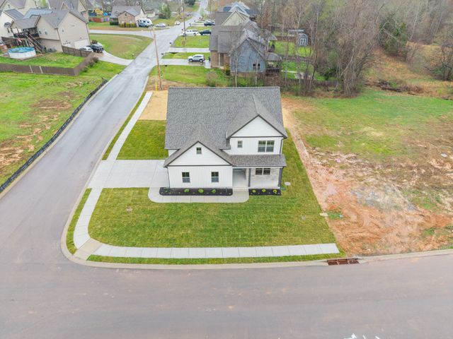 1483 Dewberry Rd, Clarksville, TN 37042