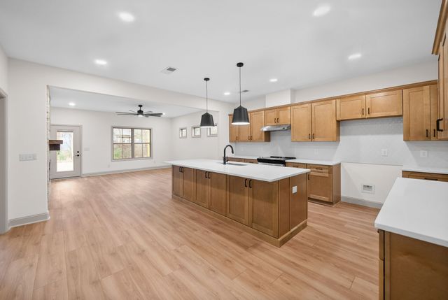 1483 Dewberry Rd, Clarksville, TN 37042