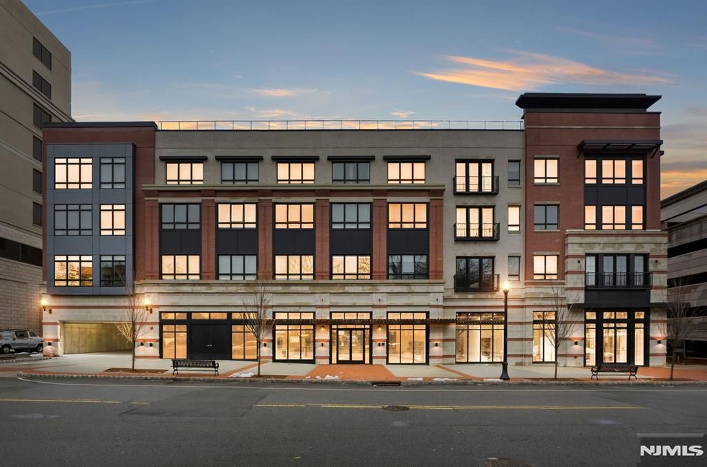 37 Orange Road 206, Montclair, NJ 07042