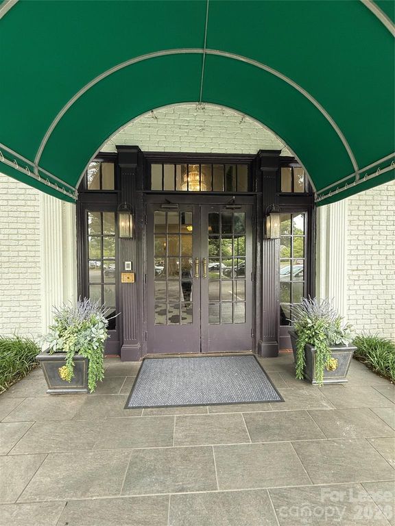 2501 Roswell Avenue 102, Charlotte, NC 28209