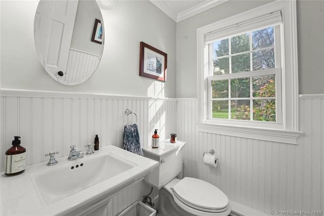 5 Holly Place, Wilton, CT 06897