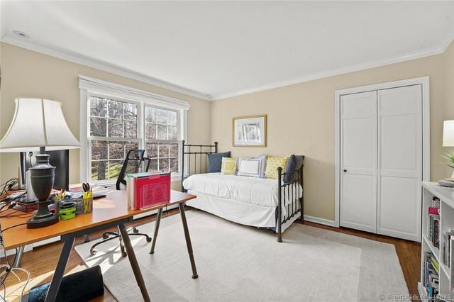 5 Holly Place, Wilton, CT 06897