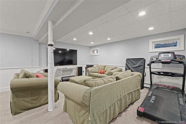 5 Holly Place, Wilton, CT 06897