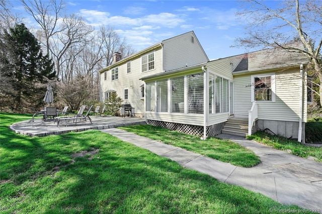 5 Holly Place, Wilton, CT 06897