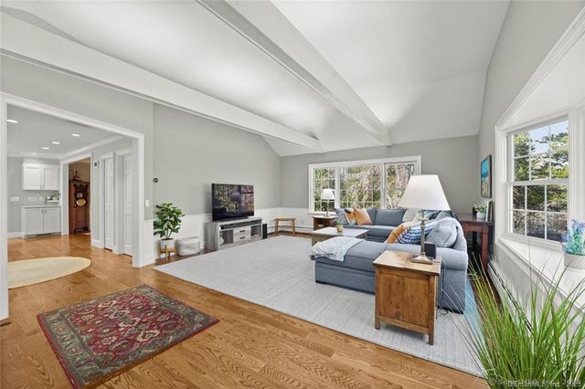 5 Holly Place, Wilton, CT 06897