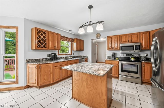 9945 Ginger Hill Road, New Middletown, OH 44442
