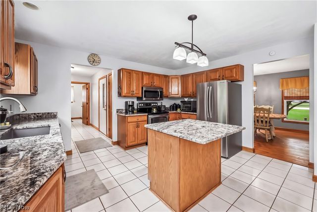 9945 Ginger Hill Road, New Middletown, OH 44442