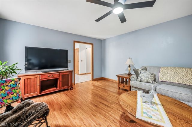 9945 Ginger Hill Road, New Middletown, OH 44442