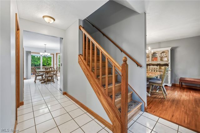 9945 Ginger Hill Road, New Middletown, OH 44442