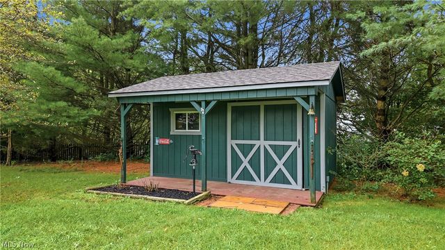9945 Ginger Hill Road, New Middletown, OH 44442