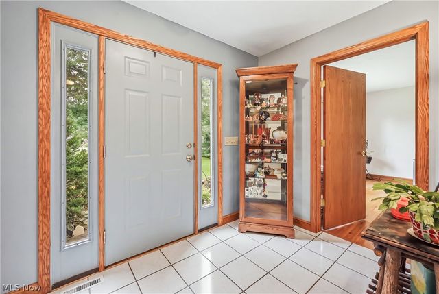 9945 Ginger Hill Road, New Middletown, OH 44442