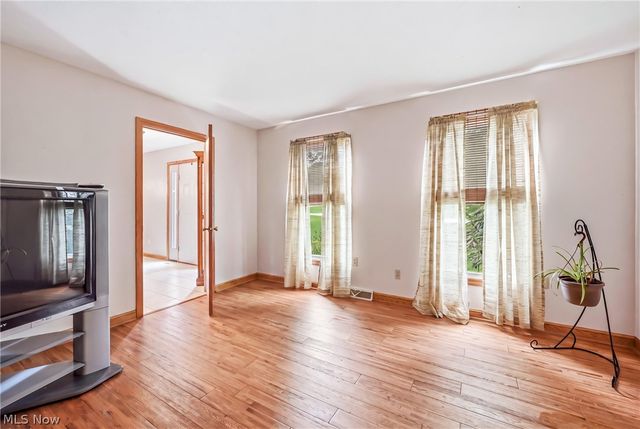 9945 Ginger Hill Road, New Middletown, OH 44442