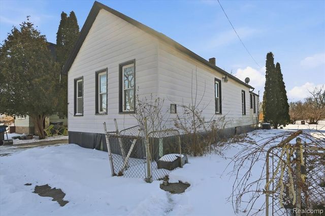 2745 Vermont St, Detroit, MI 48216