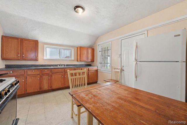 2745 Vermont St, Detroit, MI 48216