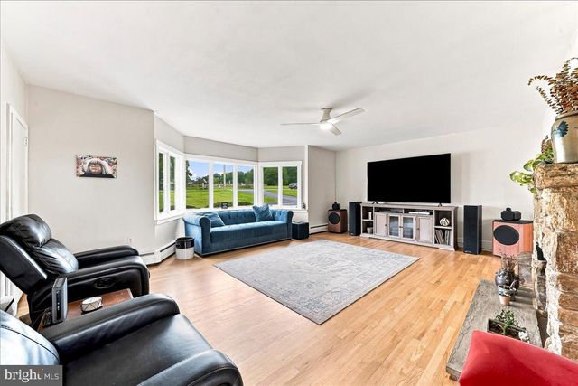 1679 HORSESHOE PIKE, Glenmoore, PA 19343