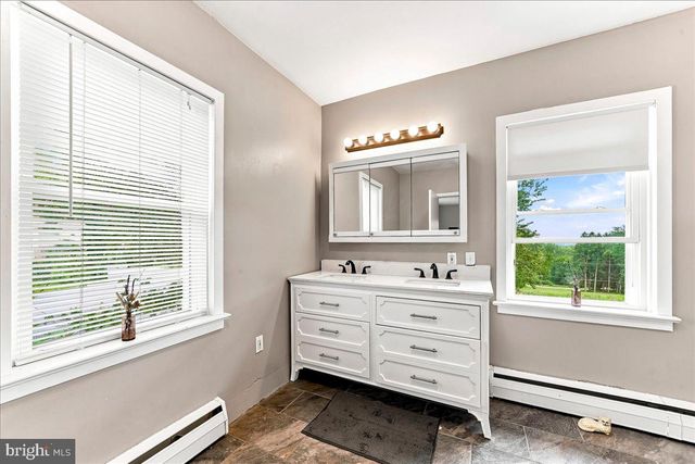 1679 HORSESHOE PIKE, Glenmoore, PA 19343