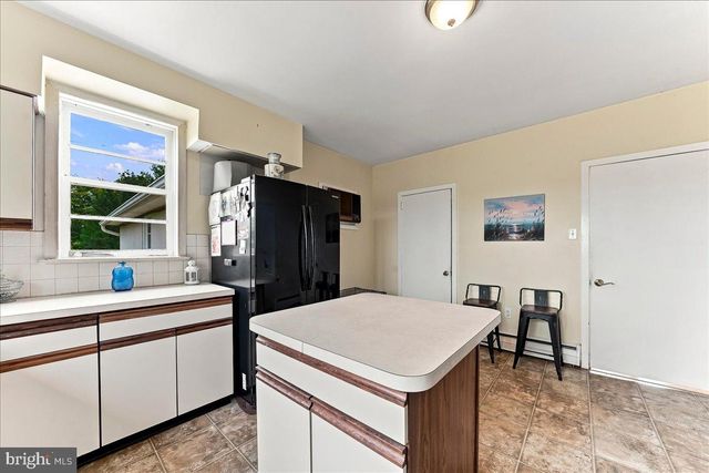 1679 HORSESHOE PIKE, Glenmoore, PA 19343