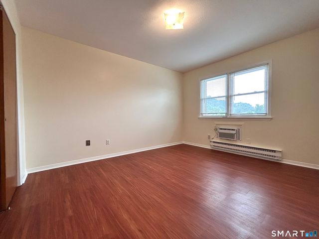 65 Donna Drive C1, New Haven, CT 06513