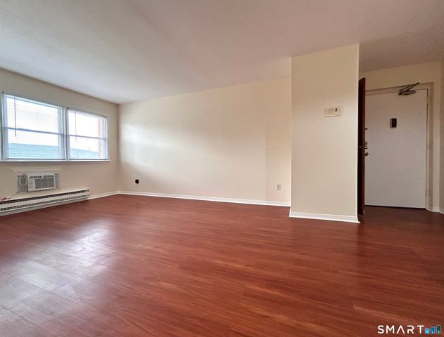 65 Donna Drive C1, New Haven, CT 06513