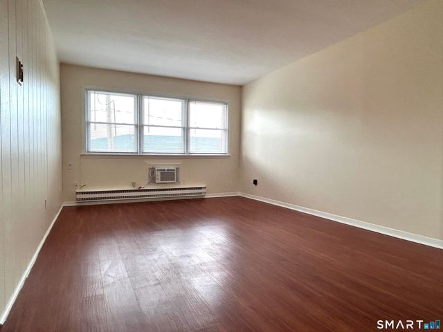 65 Donna Drive C1, New Haven, CT 06513