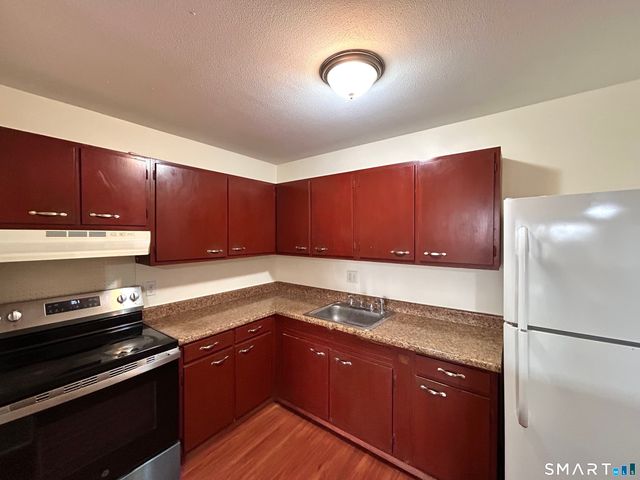 65 Donna Drive C1, New Haven, CT 06513