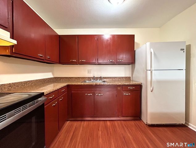 65 Donna Drive C1, New Haven, CT 06513