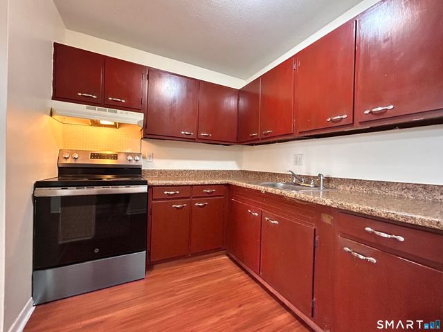 65 Donna Drive C1, New Haven, CT 06513