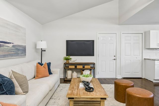 5008 Suter Dr, Nashville, TN 37211