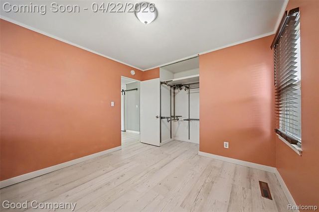 10280 Troy Street, Oak Park, MI 48237