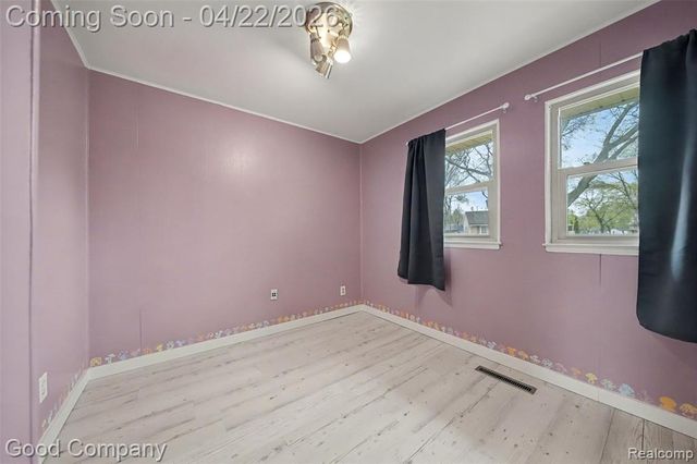 10280 Troy Street, Oak Park, MI 48237