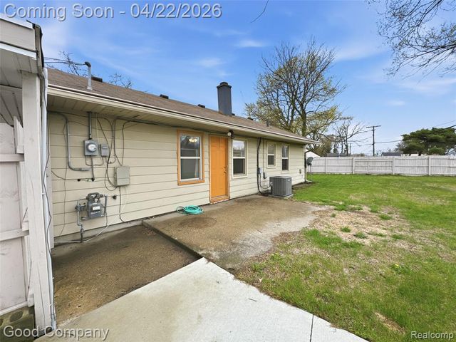 10280 Troy Street, Oak Park, MI 48237