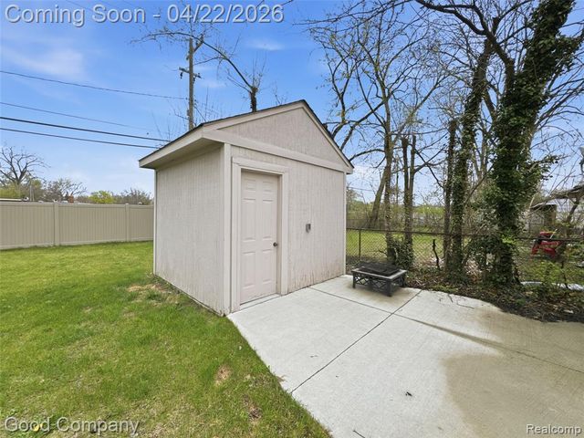 10280 Troy Street, Oak Park, MI 48237