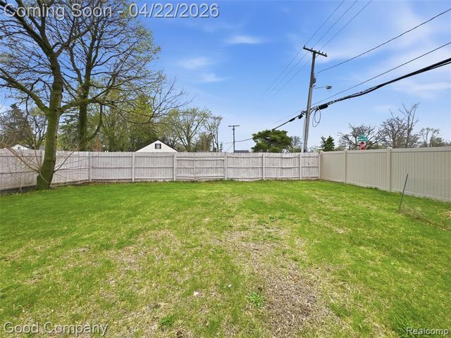 10280 Troy Street, Oak Park, MI 48237