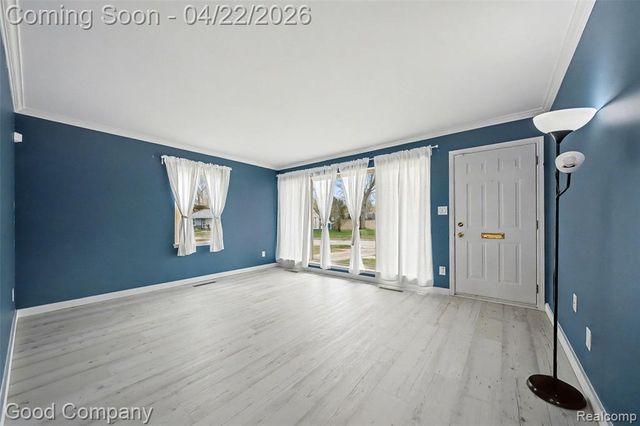 10280 Troy Street, Oak Park, MI 48237