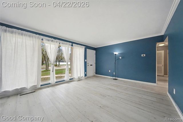 10280 Troy Street, Oak Park, MI 48237