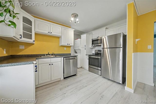 10280 Troy Street, Oak Park, MI 48237