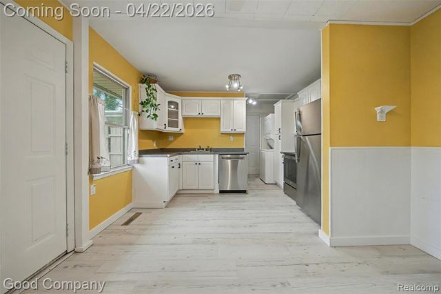 10280 Troy Street, Oak Park, MI 48237