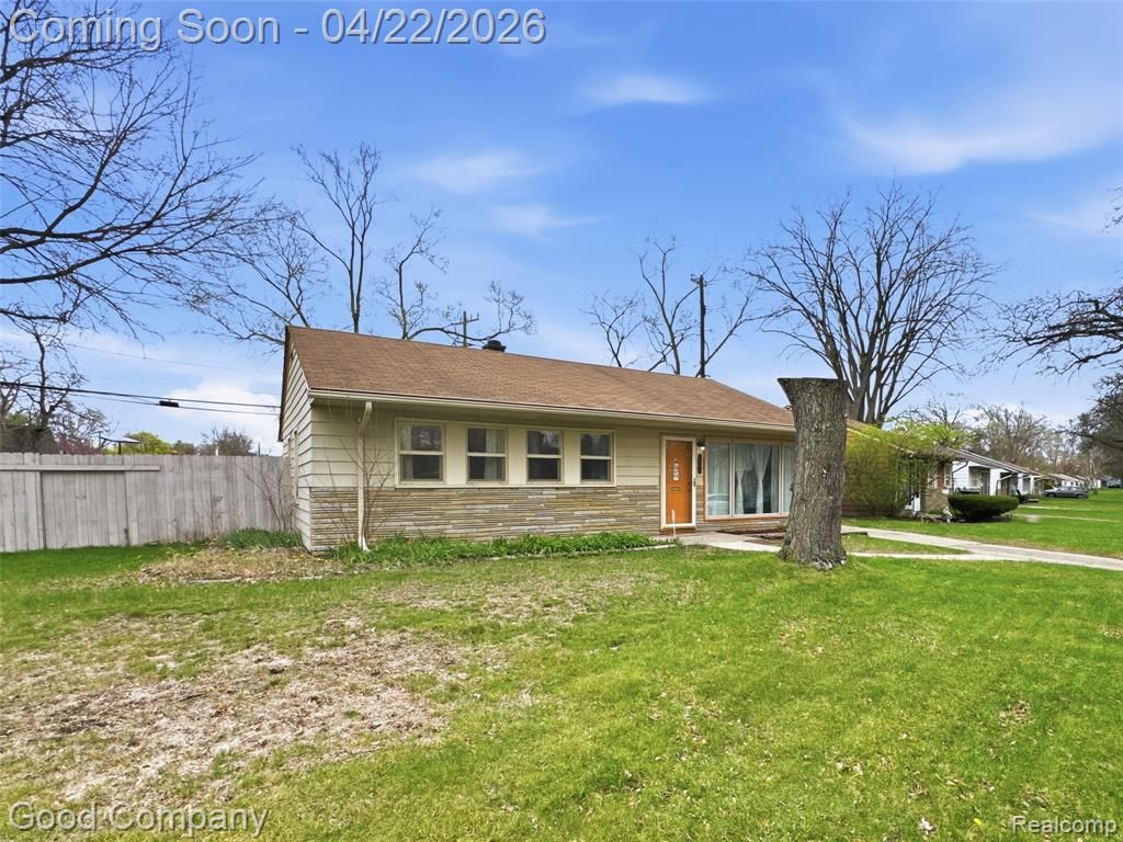 10280 Troy Street, Oak Park, MI 48237