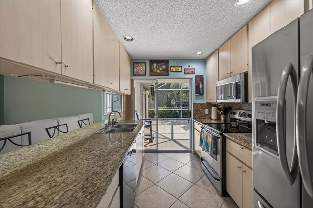 1202 NW Sun Terrace Cir Apt D, Port St Lucie, FL 34986