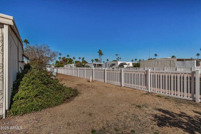 2650 W UNION HILLS Drive 82, Phoenix, AZ 85027